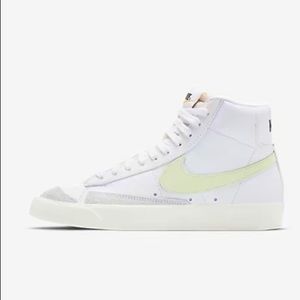 Womens Nike Mid Blazer ‘77